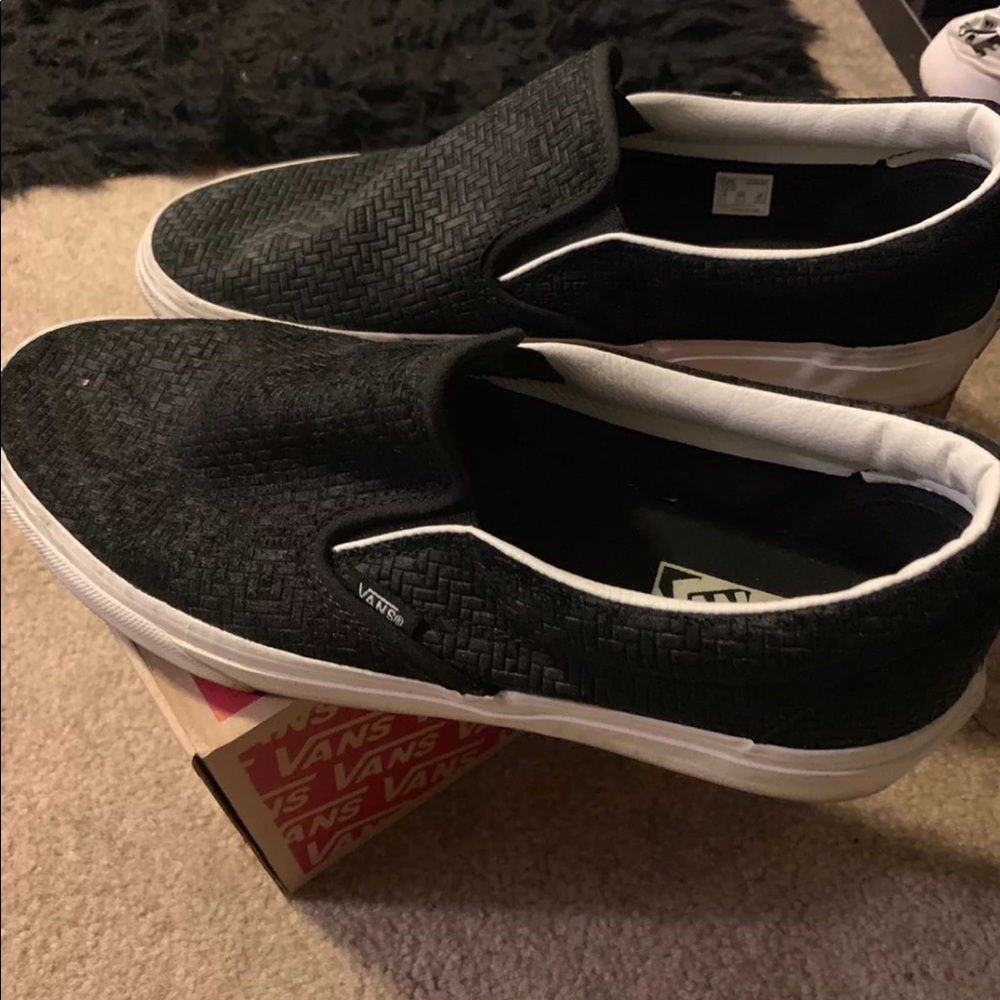 Vans size 10 men 11.5 women. Unisex. Braided black